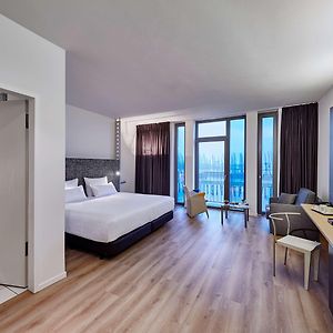 Premium King Room